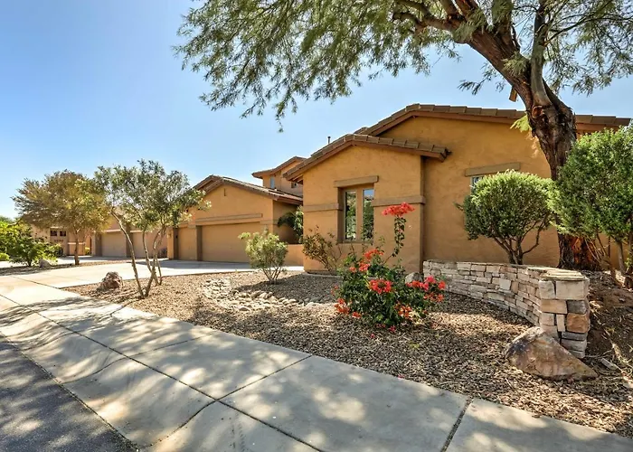 Stunning Pool & Patio: Spacious Oasis! * Chandler