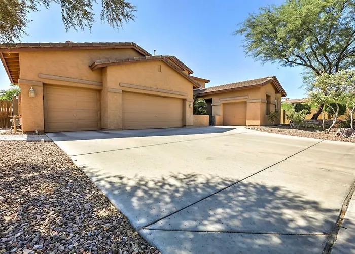 Stunning Pool & Patio: Spacious Oasis! * Chandler