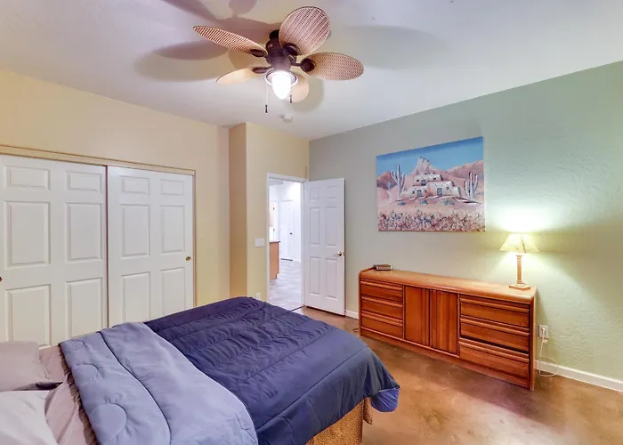 Stunning Pool & Patio: Spacious Oasis! Сasa de vacaciones Chandler